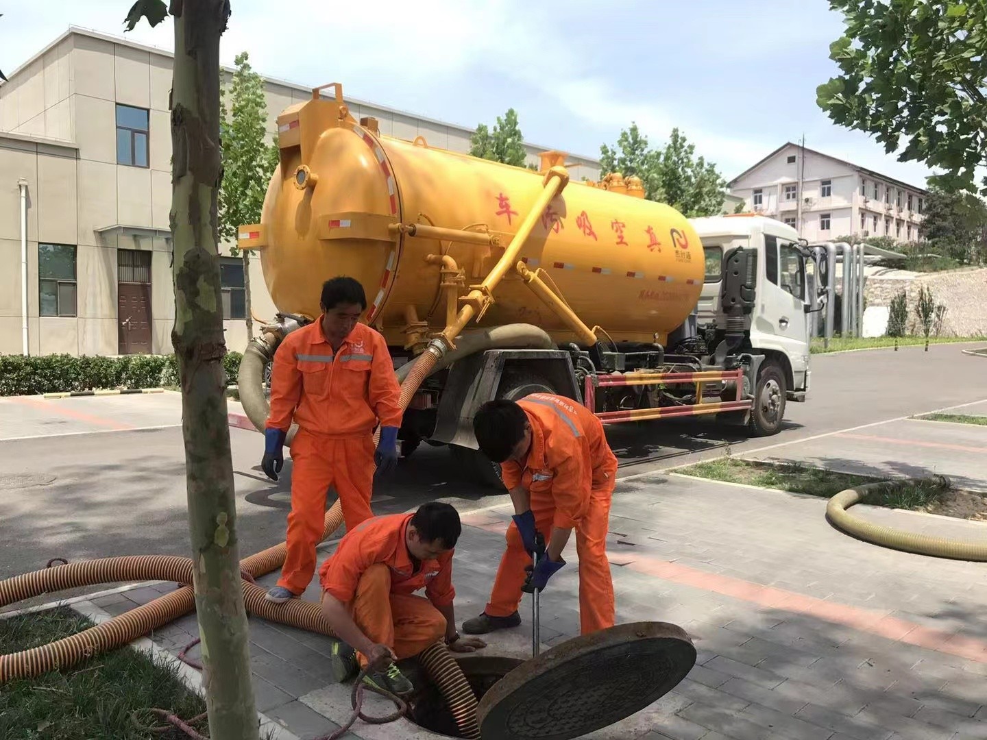 馆陶化粪池清理与5-8吨吸粪车施工效率分析